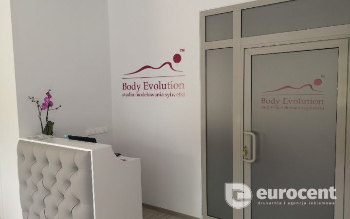 Salon kosmetyczny BodyEvolution - oklejone drzwi przez Eurocent